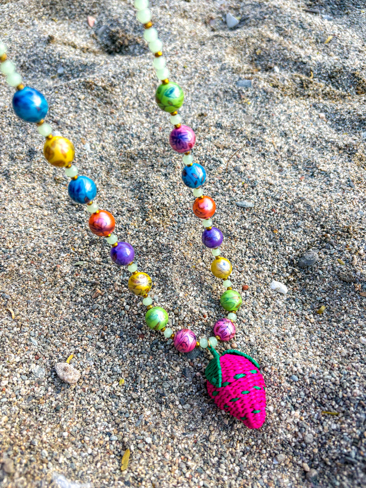 Collar tropical fresa Accesoriosjeco 